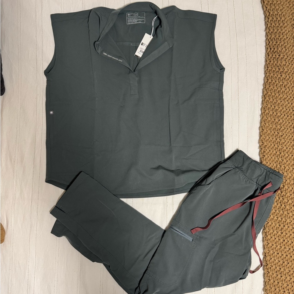 Figs Women's Short Sleeve Tee - Dark Green